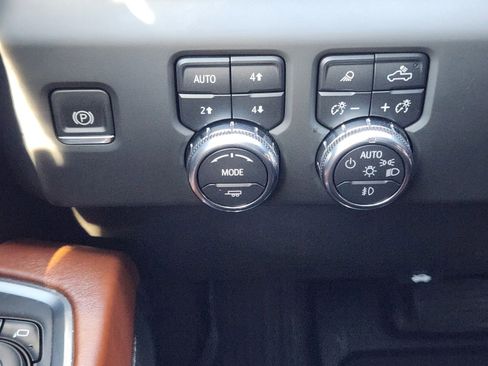 Certified 2024 GMC Sierra 3500 Denali Ultimate image 19