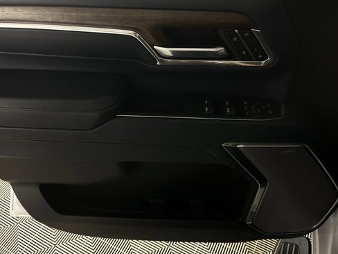 Used 2024 Chevrolet Silverado 2500 High Country w/ High Country Premium Package image 27