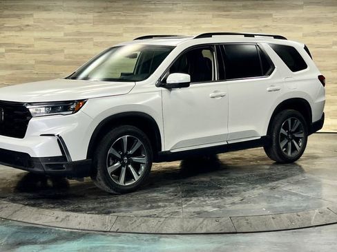 Used 2025 Honda Pilot Elite image 7