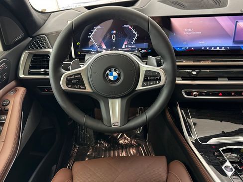 New 2026 BMW X7 xDrive40i w/ M Sport Package AWD/4WD image 16