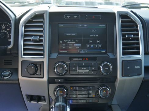 Used 2015 Ford F150 Lariat image 58