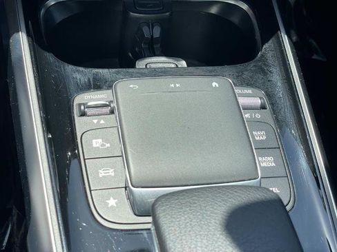 Used 2023 Mercedes-Benz GLB 250 image 19
