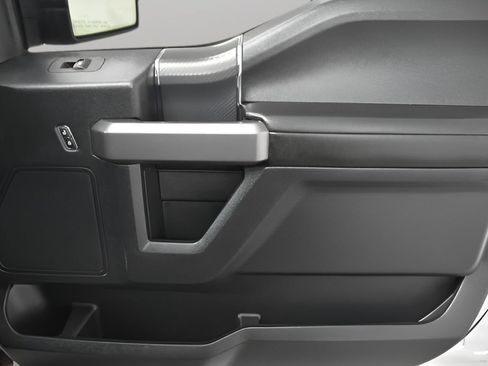 Used 2019 Ford F150 XLT w/ Equipment Group 302A Luxury AWD/4WD image 14