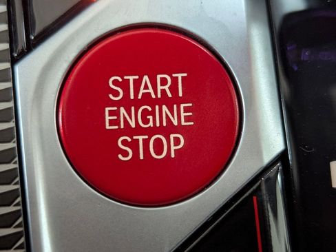 Used 2021 BMW M3 Competition image 31