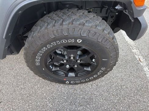 Used 2023 Jeep Wrangler Unlimited AWD/4WD image 3