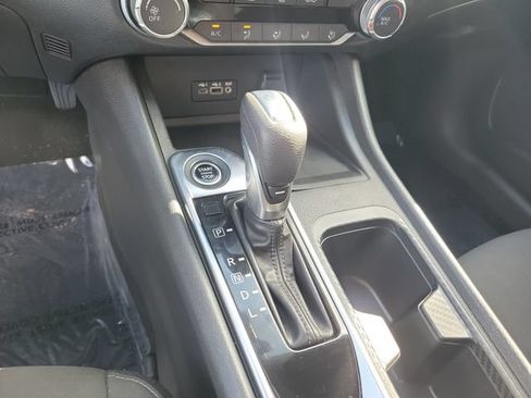 Used 2022 Nissan Sentra SV FWD image 30