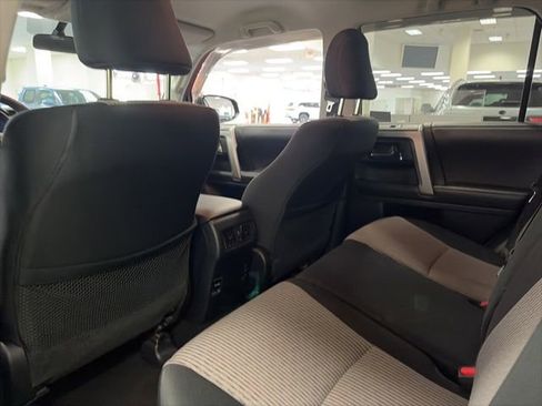 Used 2017 Toyota 4Runner SR5 AWD/4WD image 11