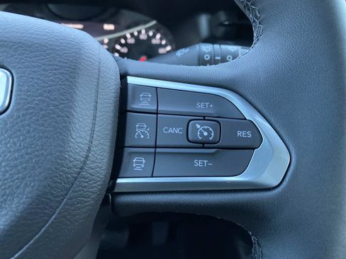 New 2026 Jeep Compass Limited image 13