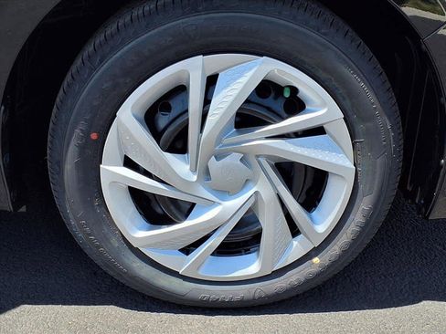 New 2025 Subaru Impreza 2.0i image 9