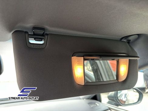 Used 2021 Toyota Avalon XLE image 33