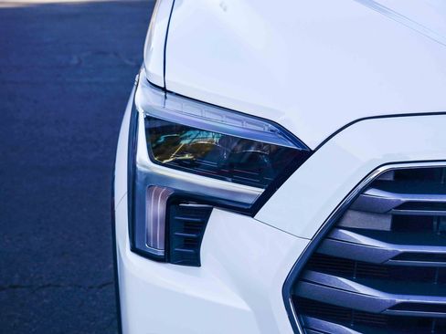 Certified 2023 Toyota Sequoia Limited image 12