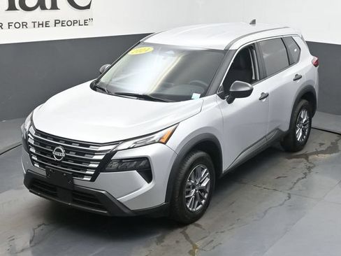 Used 2024 Nissan Rogue S AWD/4WD image 46
