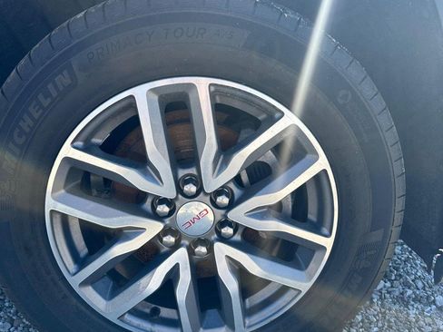 Used 2017 GMC Acadia SLE w/ Driver Alert Package I AWD/4WD image 13