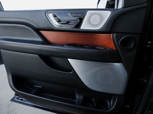 Used 2024 Lincoln Navigator Black Label image 23