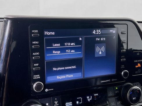 Used 2022 Toyota Highlander XLE AWD/4WD image 14