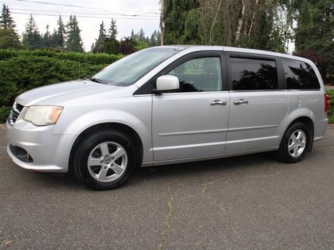 Used 2012 Dodge Grand Caravan Crew FWD image 1