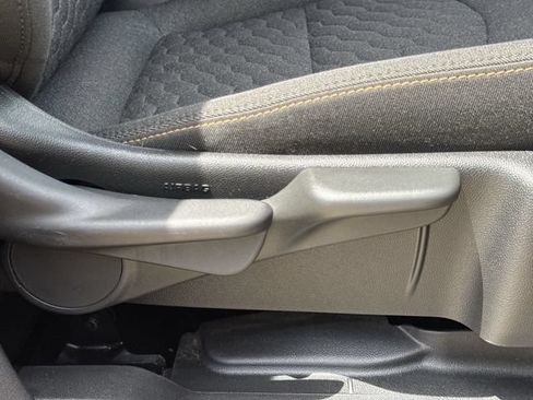 Used 2020 Chevrolet Equinox LT FWD image 28