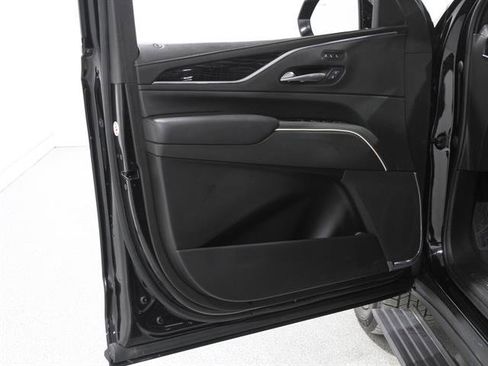 Used 2022 Cadillac Escalade ESV Sport w/ Touring Package image 4