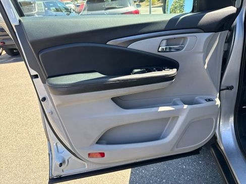 Used 2016 Honda Pilot EX-L image 17