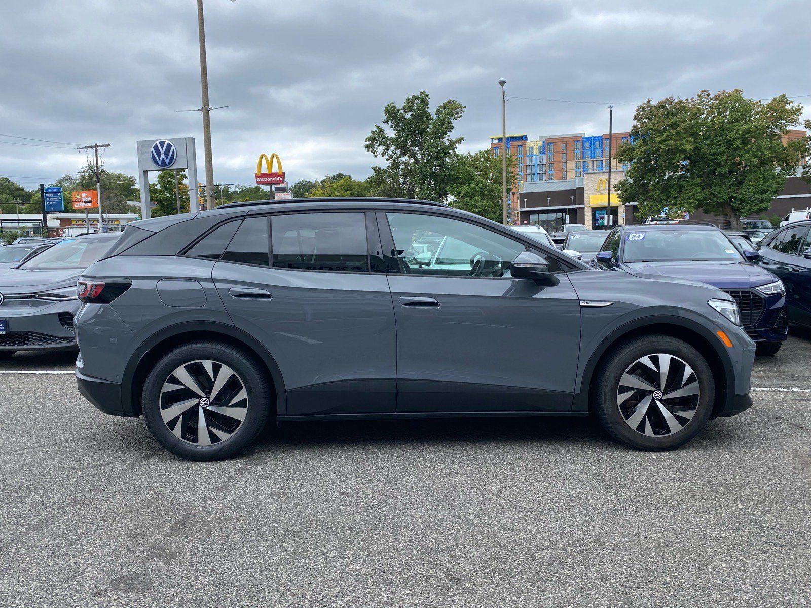 Certified 2023 Volkswagen ID.4 Pro RWD image 2