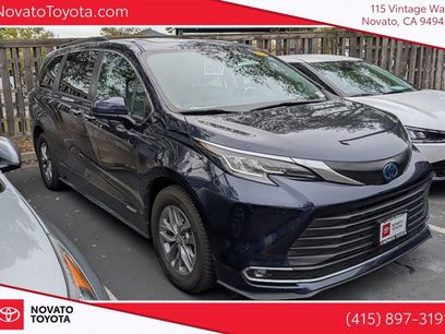 Used 2021 Toyota Sienna XLE