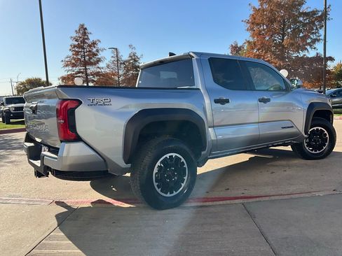 Used 2025 Toyota Tacoma TRD Off-Road image 6