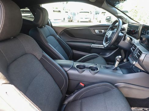 Used 2025 Ford Mustang Coupe RWD image 16