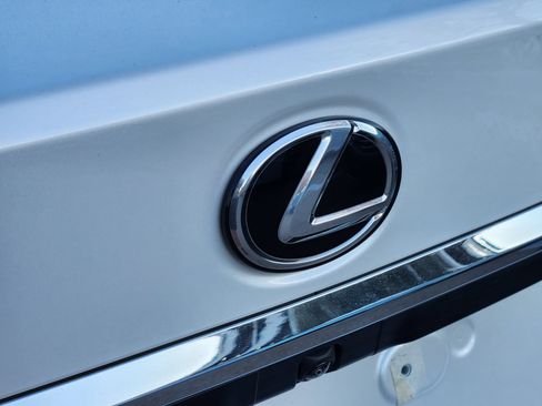 Used 2024 Lexus ES 350 w/ Premium Package image 12