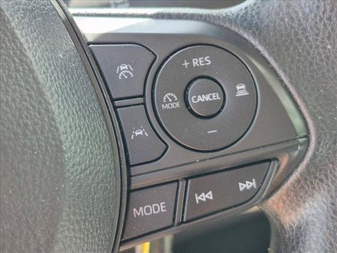 Used 2025 Toyota Corolla LE FWD image 12