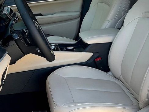 New 2025 Jeep Grand Cherokee Limited image 17