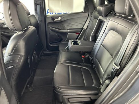 Used 2023 Ford Escape Platinum AWD/4WD image 36