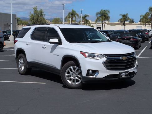Used 2019 Chevrolet Traverse LT image 2