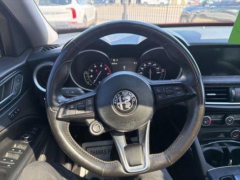 Used 2020 Alfa Romeo Stelvio AWD image 27