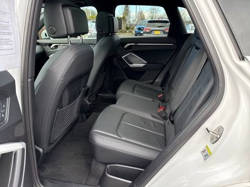 Used 2024 Audi Q3 2.0T Premium image 16