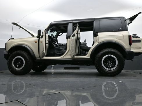 New 2026 Ford Bronco Badlands w/ Sasquatch Package AWD/4WD image 42