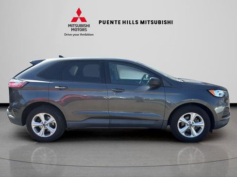 Used 2019 Ford Edge SE FWD image 4