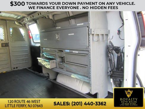 Used 2017 Chevrolet Express 2500 image 24