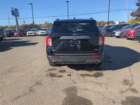 Certified 2022 Ford Explorer XLT w/ Equipment Group 202A image 6