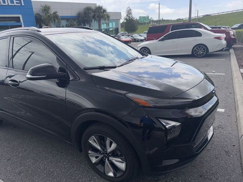 Used 2023 Chevrolet Bolt EUV LT w/ Convenience Package FWD image 8
