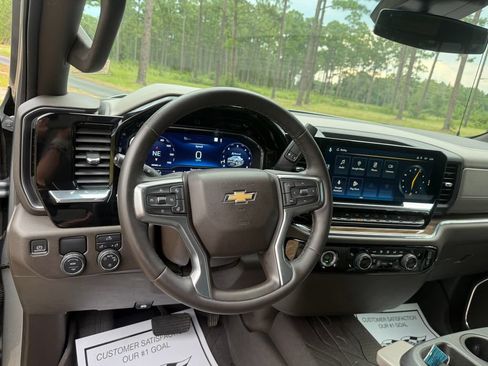 Used 2023 Chevrolet Silverado 1500 LT w/ Protection Package RWD image 16