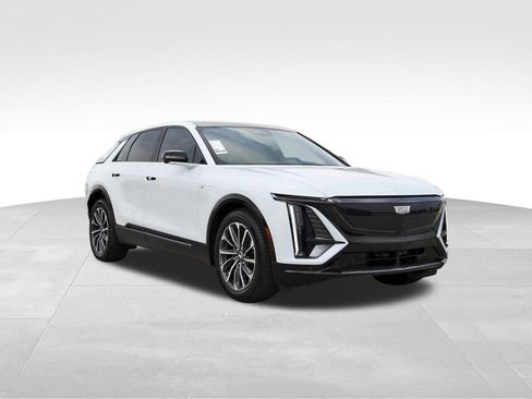 New 2026 Cadillac Lyriq Sport image 1