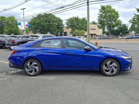 Used 2025 Hyundai Elantra Sport FWD image 8