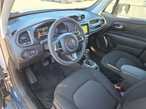 Certified 2023 Jeep Renegade Latitude AWD/4WD image 16