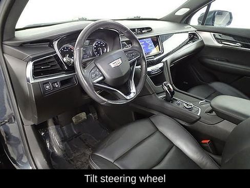 Used 2023 Cadillac XT6 Premium Luxury image 24