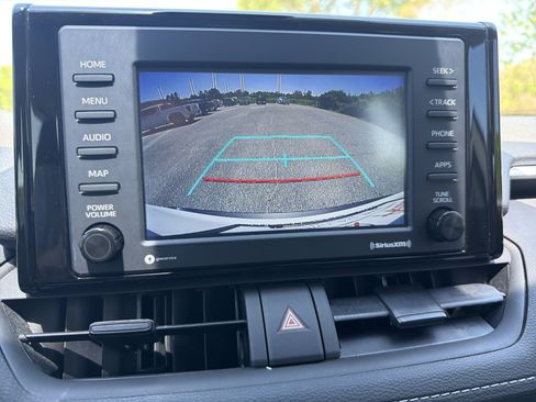 Used 2022 Toyota RAV4 XLE image 28