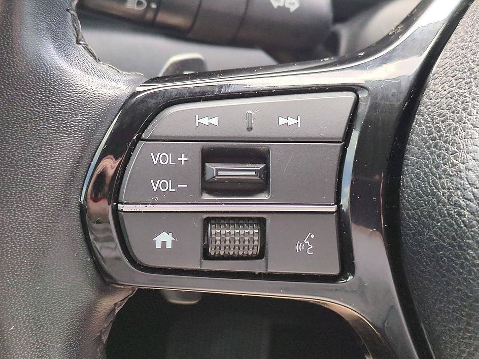 Used 2024 Honda Pilot Touring image 16