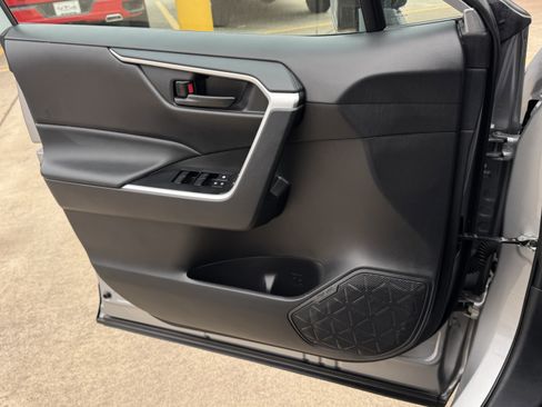 Used 2025 Toyota RAV4 LE image 22