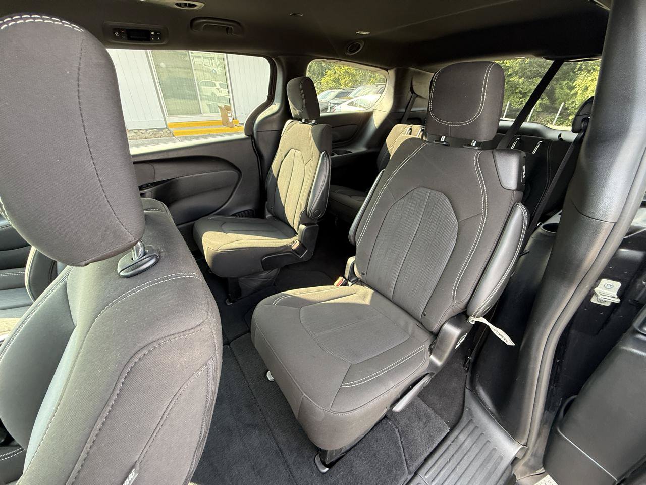 Used 2023 Chrysler Pacifica Touring FWD image 26