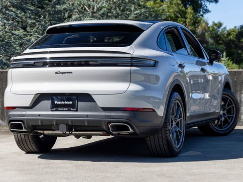 New 2026 Porsche Cayenne Coupe AWD/4WD image 11