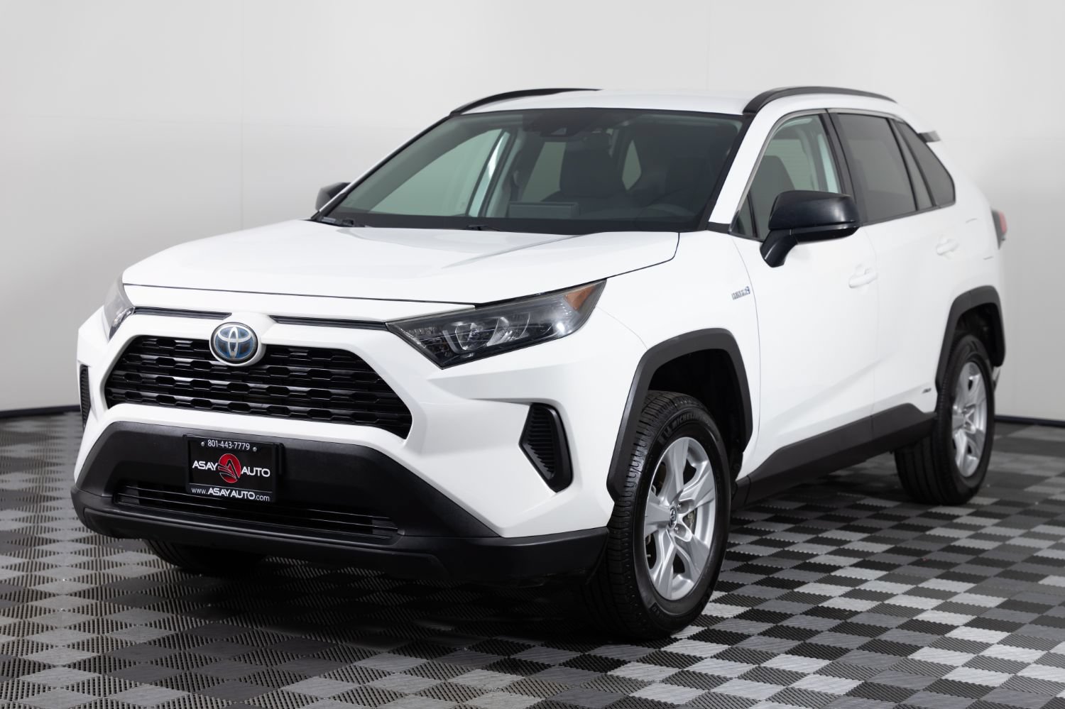 Used 2020 Toyota RAV4 LE w/ All Weather Liner Package AWD/4WD image 2